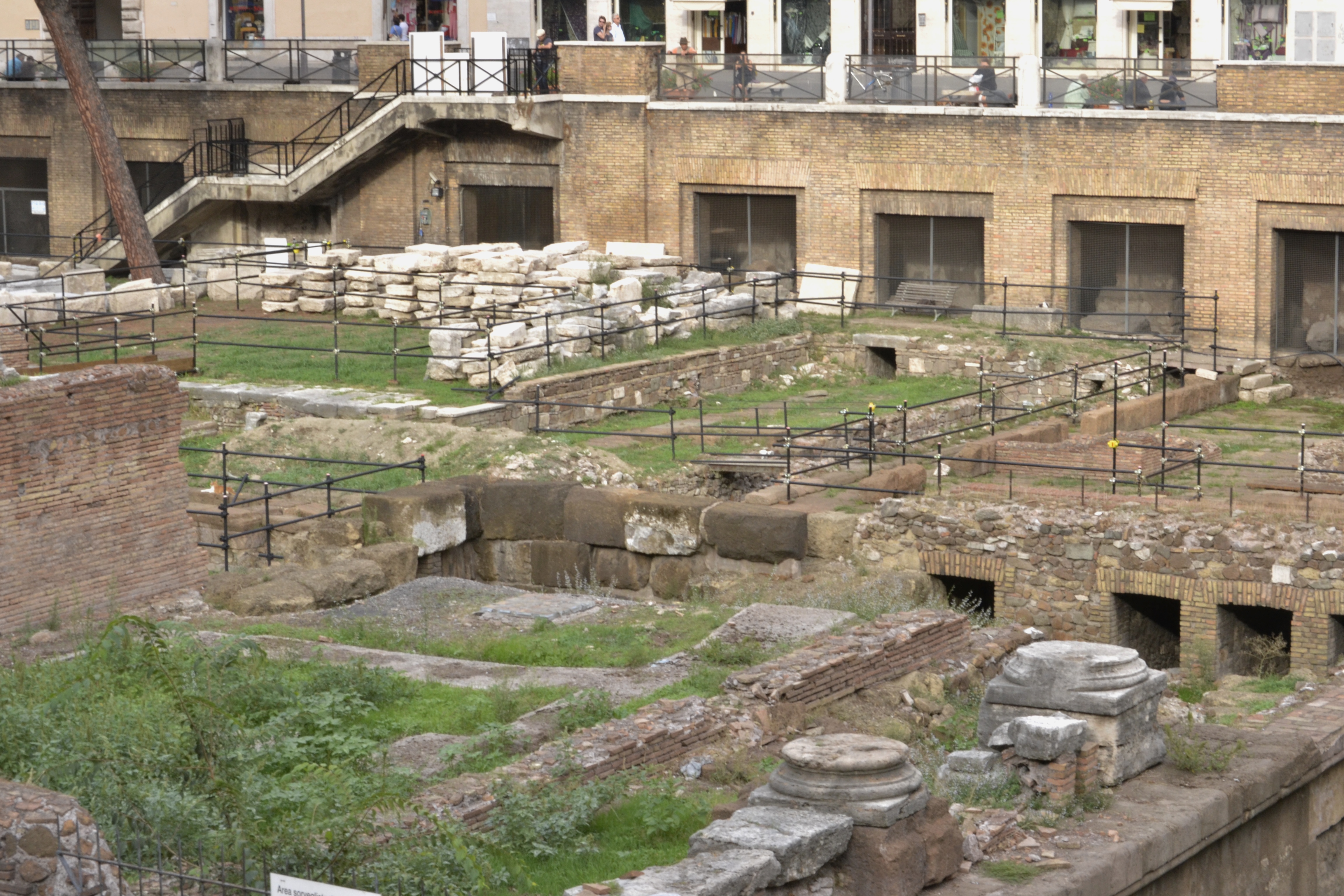 +013-0924 Downtown Ruins in Rome